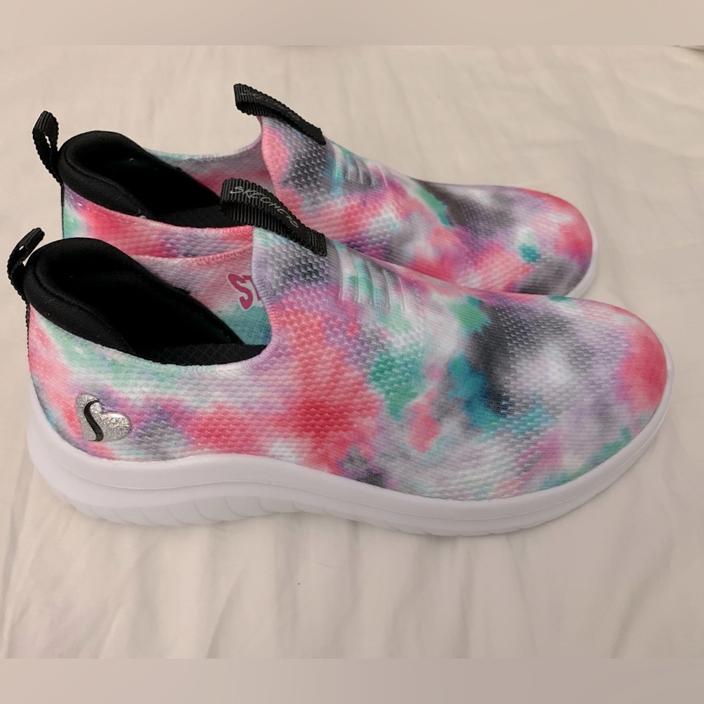 Skechers Girls Ultra Flex 2.0 Cloudy Cool Slipon Shoes Big
Kids Size 1 (NWOB)